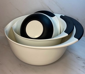 OXO Good Grips 3- Piece Plastic Mixing Bowl Set LInk